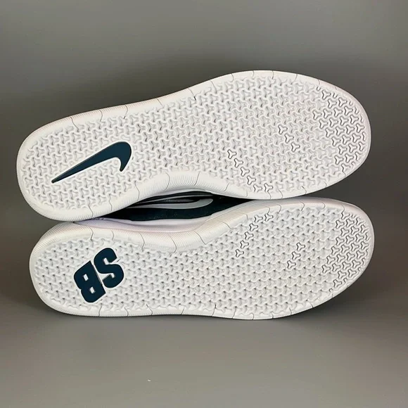 Nike SB Nyjah Free 2 Premium 'Ash Green' - Picture 6 of 9